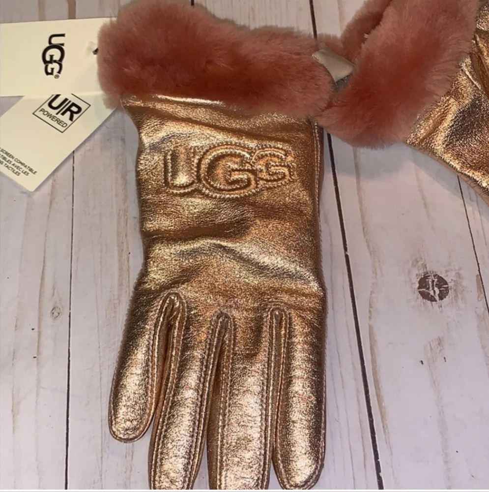 UGG new never